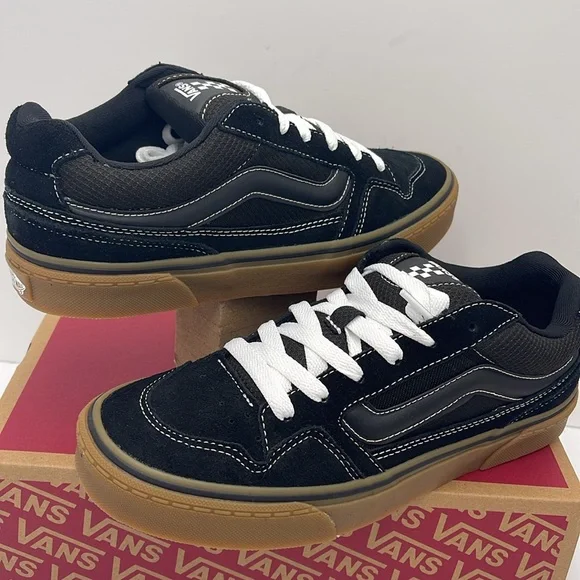 Vans Men’s Caldrone Suede Mesh Black/Gum
VN0A5JM2B9M Sneakers - Picture 11 of 16